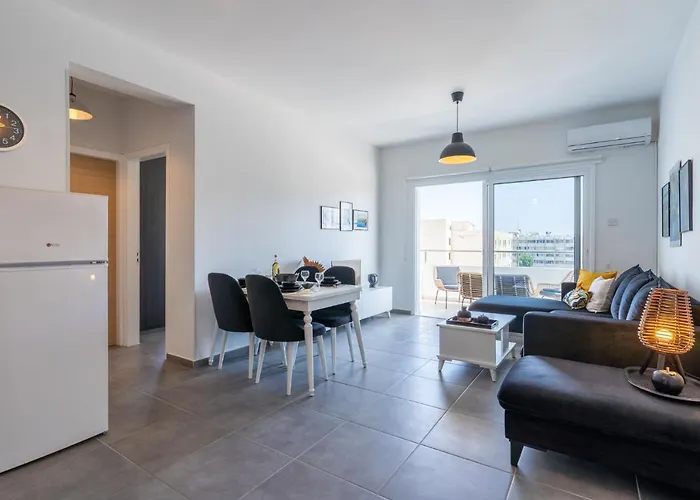 Daire Diamond's 2-bedroom In