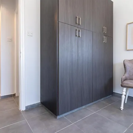 Diamond's 2-bedroom In Apartment *