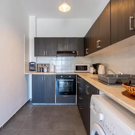 Apartment Diamond's 2-bedroom In Larnaca