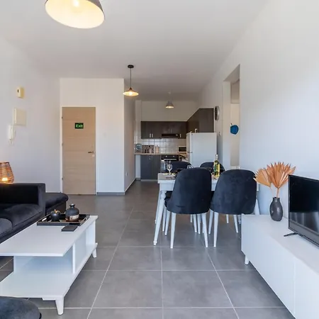 Diamond's 2-bedroom In Apartment *