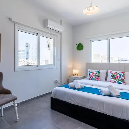 Apartment Diamond's 2-bedroom In Larnaca