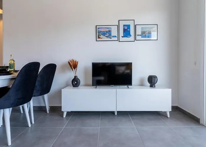 Апартаменты Diamond's 2-bedroom In *